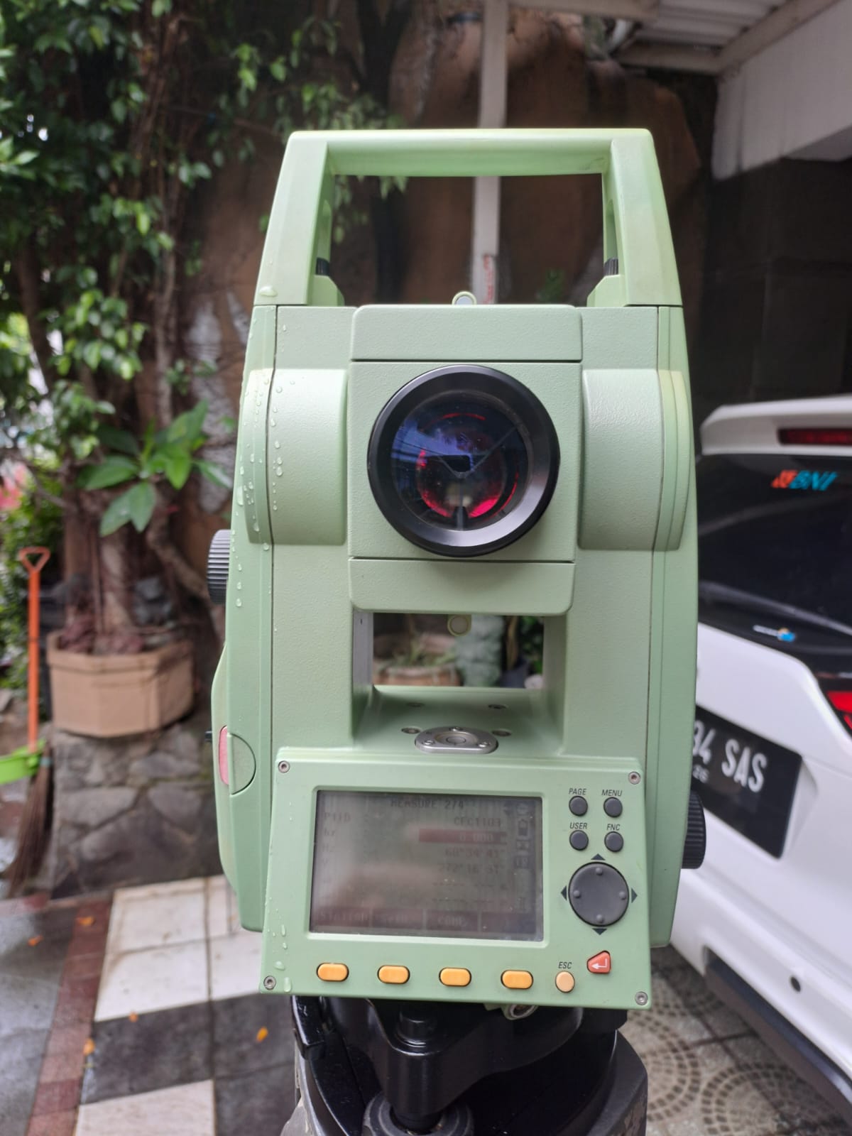 Theodolite Leica – Presisi Tinggi