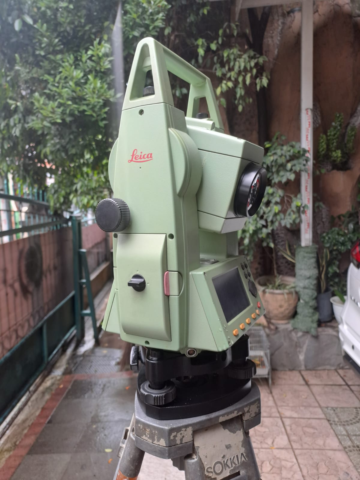 Total Station Leica – Presisi Tinggi, Paket Lengkap Harga 35 Juta