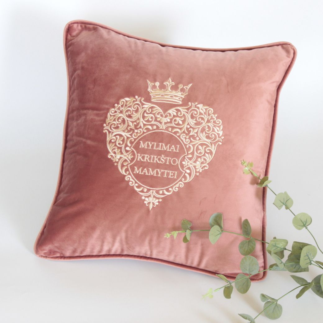Siuvinėta pagalvėlė "Širdis"