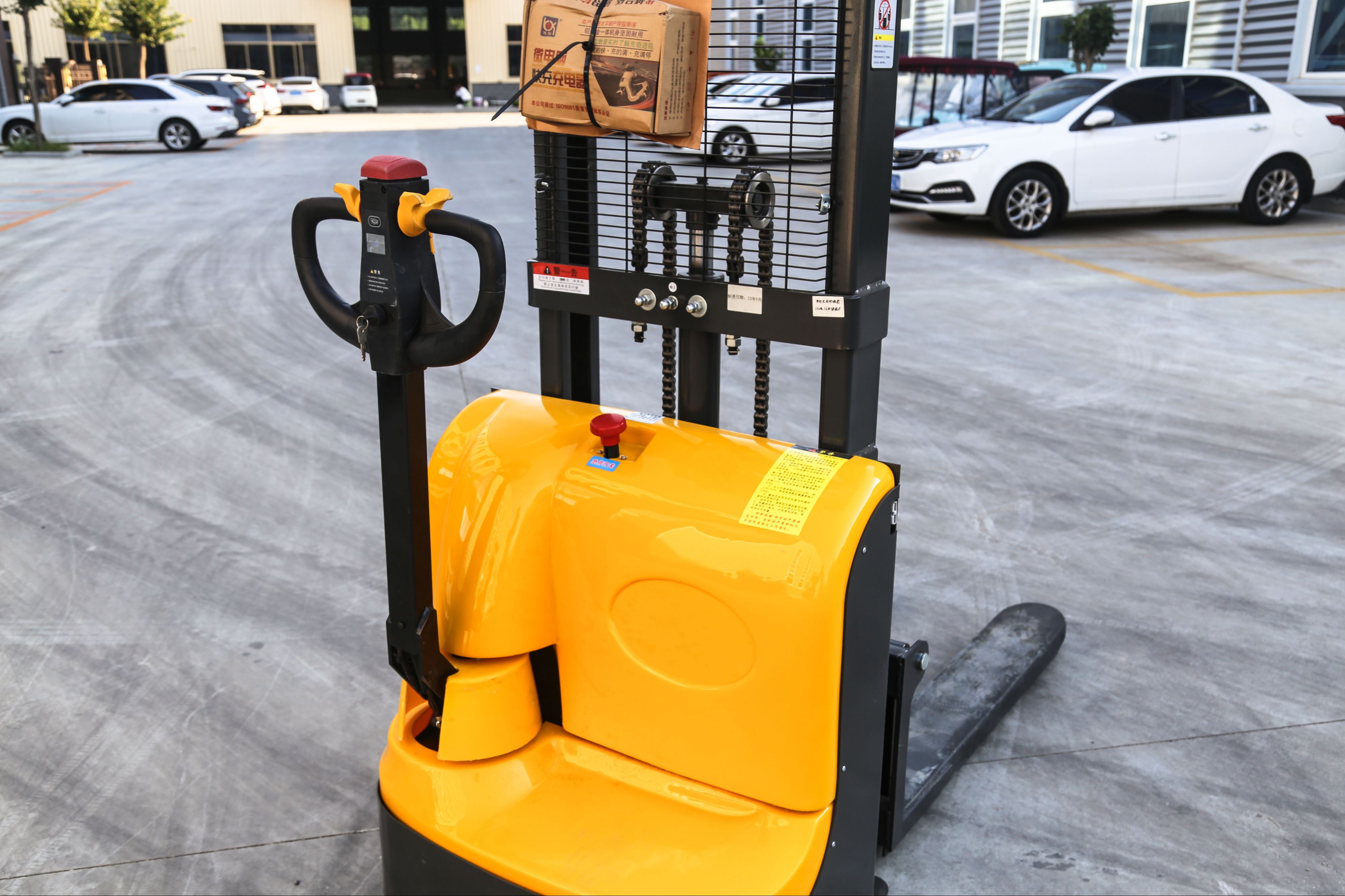 Electric Pallet Stacker
