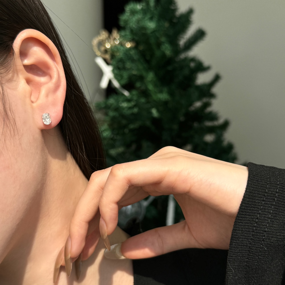 JANE 0.8 CARAT MOISSANITE STERLING SILVER STUD EARRING