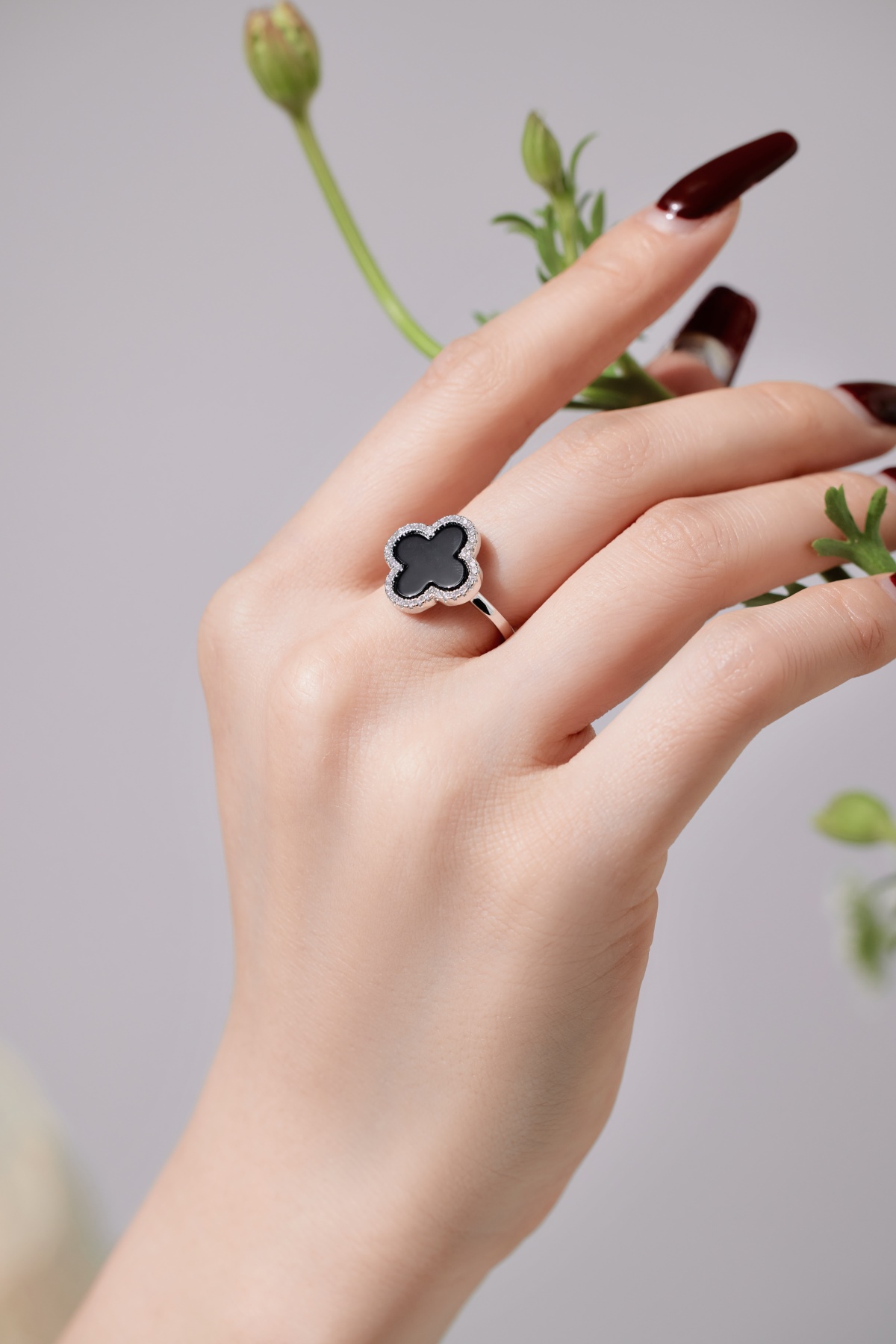 CLOVER ALPHA ONYX SHELL STERLING SILVER RING