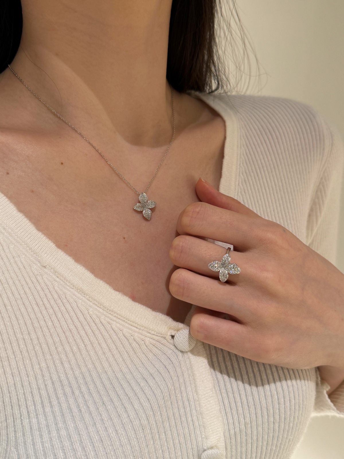 LILY FLORAL STERLING SILVER RING