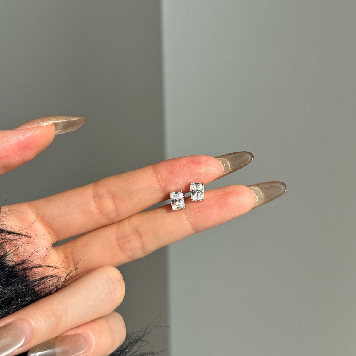 ALICE 1.0 CARAT MOISSANITE STERLING SILVER STUD EARRINGS