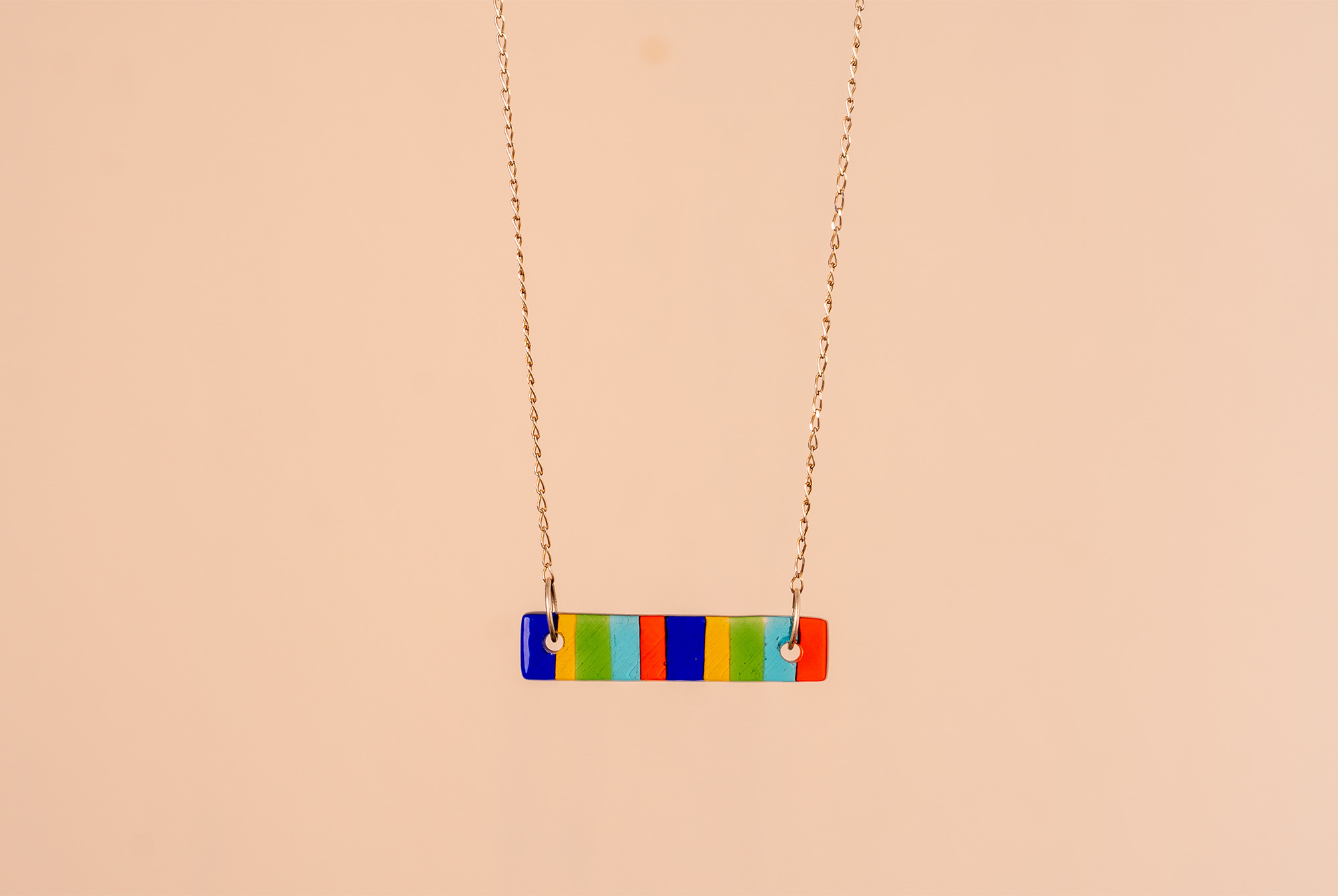 Collar de vidrio Luz Cromática