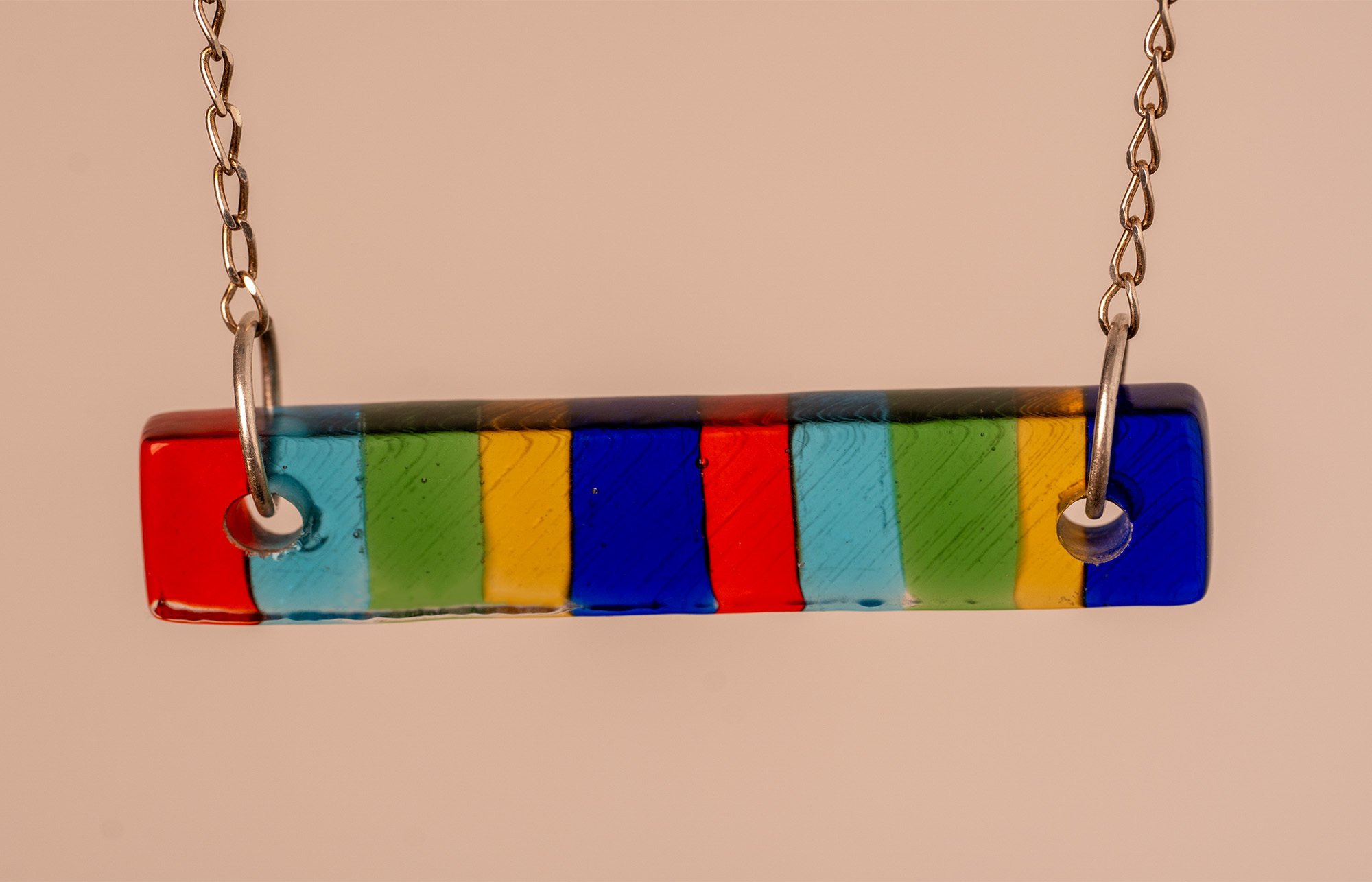 Collar de vidrio Luz Cromática