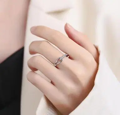 Elegant Silver Knot Ring