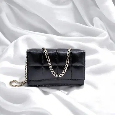 Black Quilted Chain Shoulder Bag