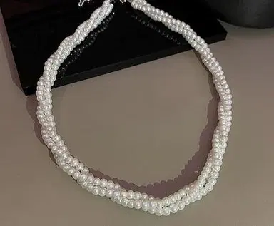 Elegant Twisted Pearl Necklace