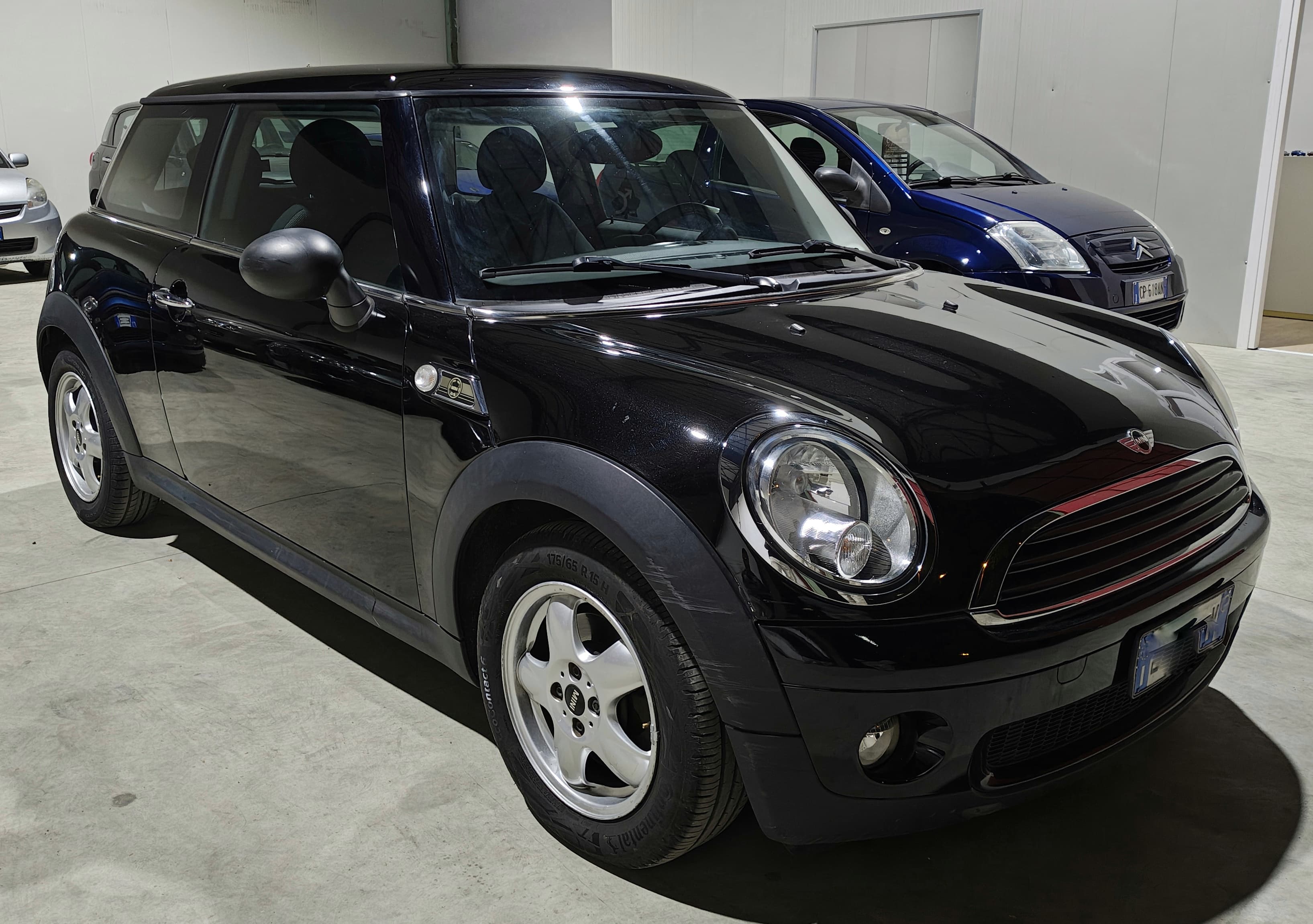 Mini Cooper One 