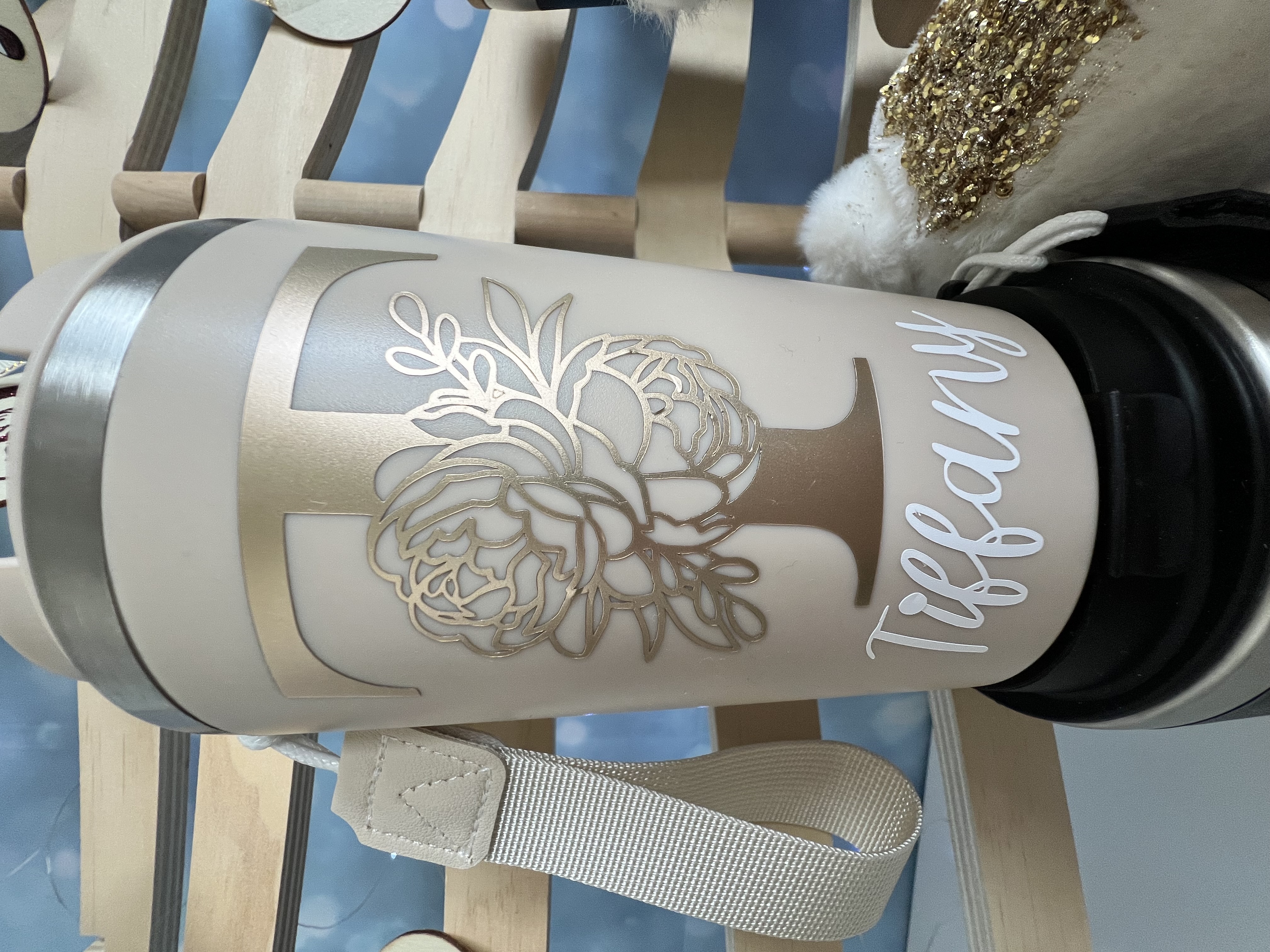 Mug isotherme en inox – Avec dragonne – Personnalisable