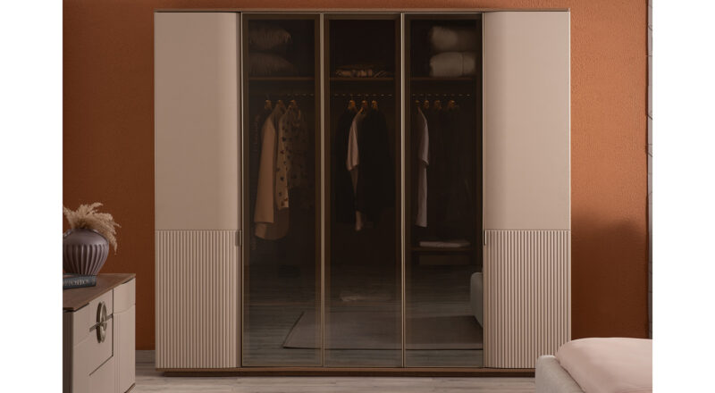 Brand Kleiderschrank mit 5 Türen