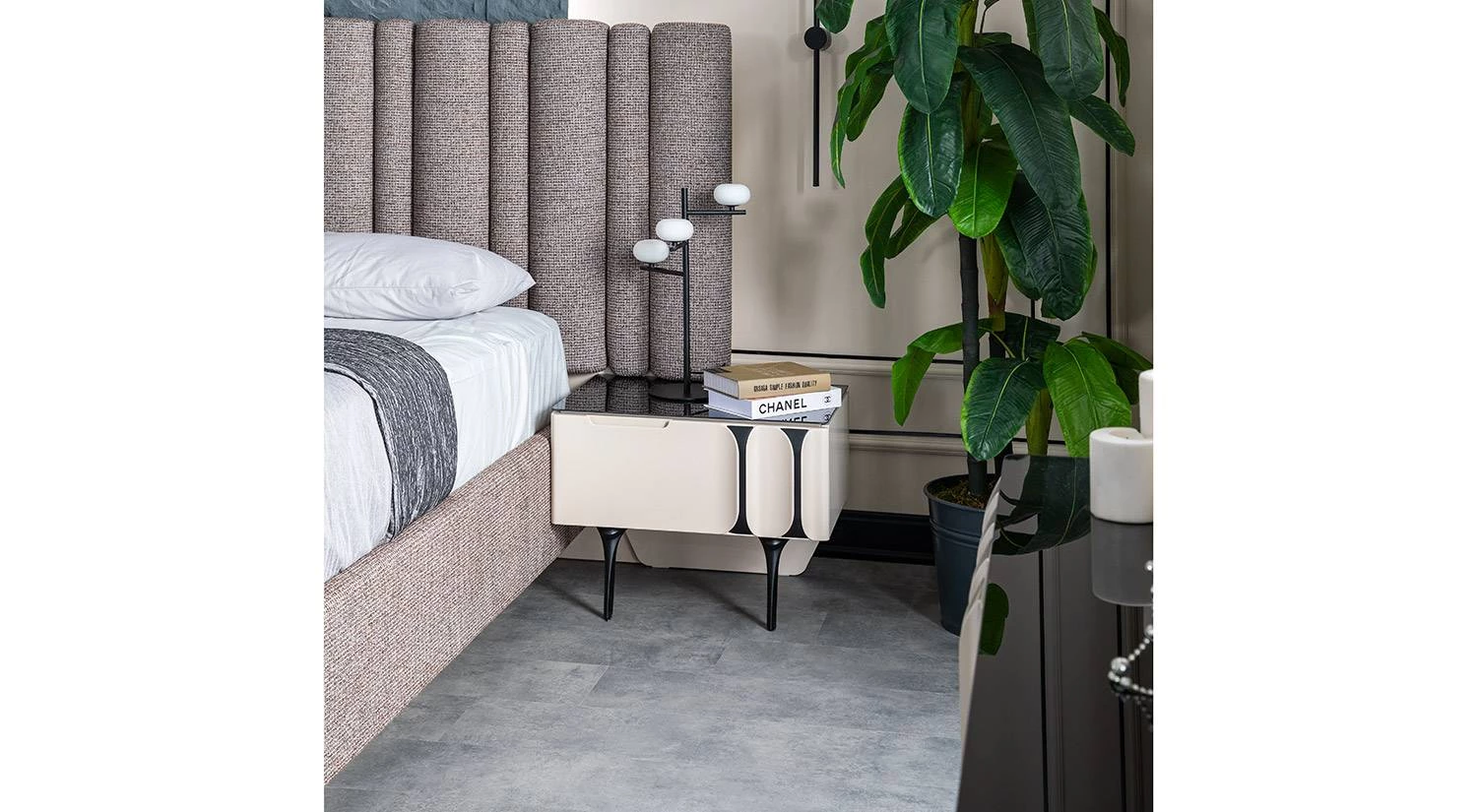 Zeugma Nachtkästchen