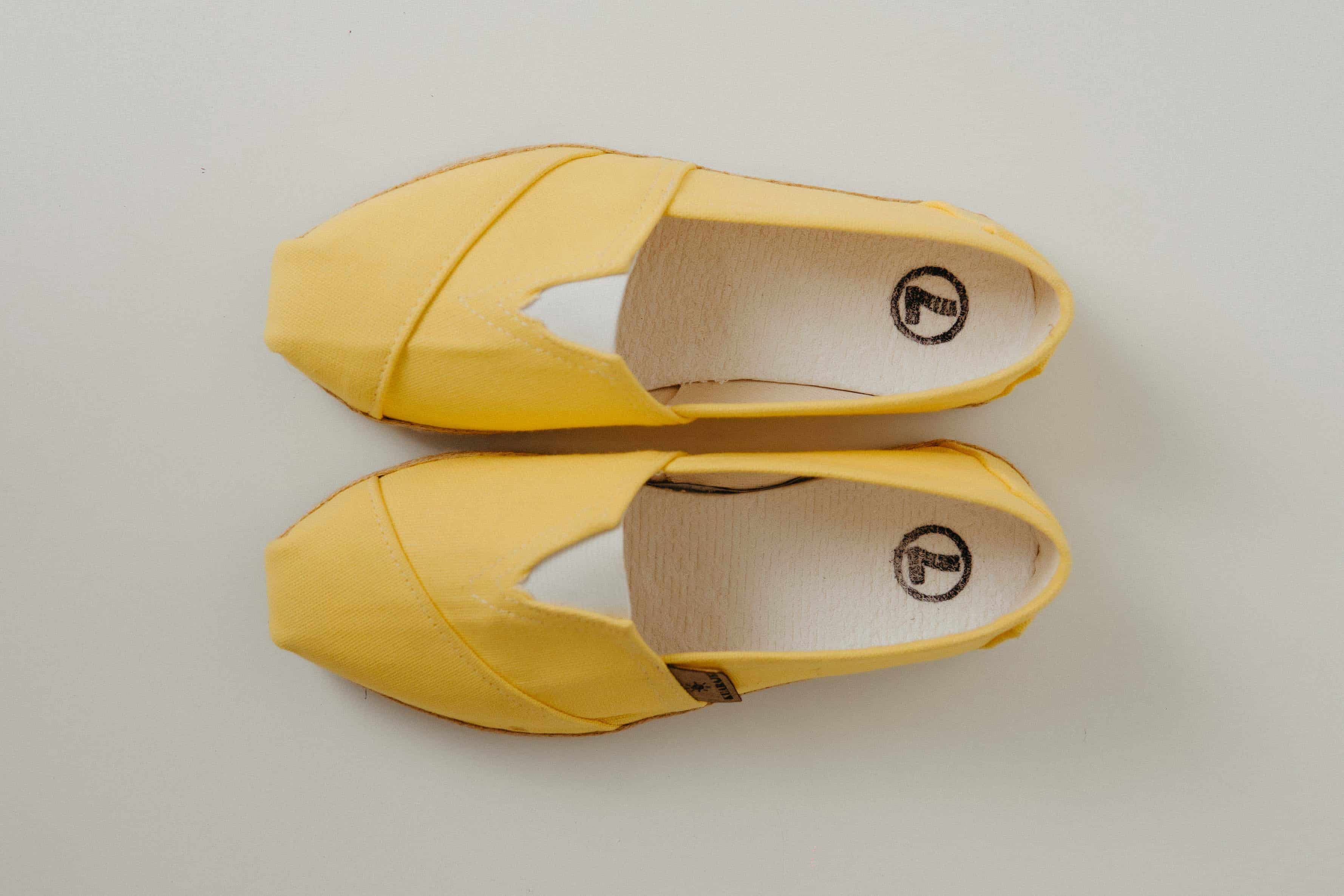 Alpargata Clásica Amarilla Sustentable