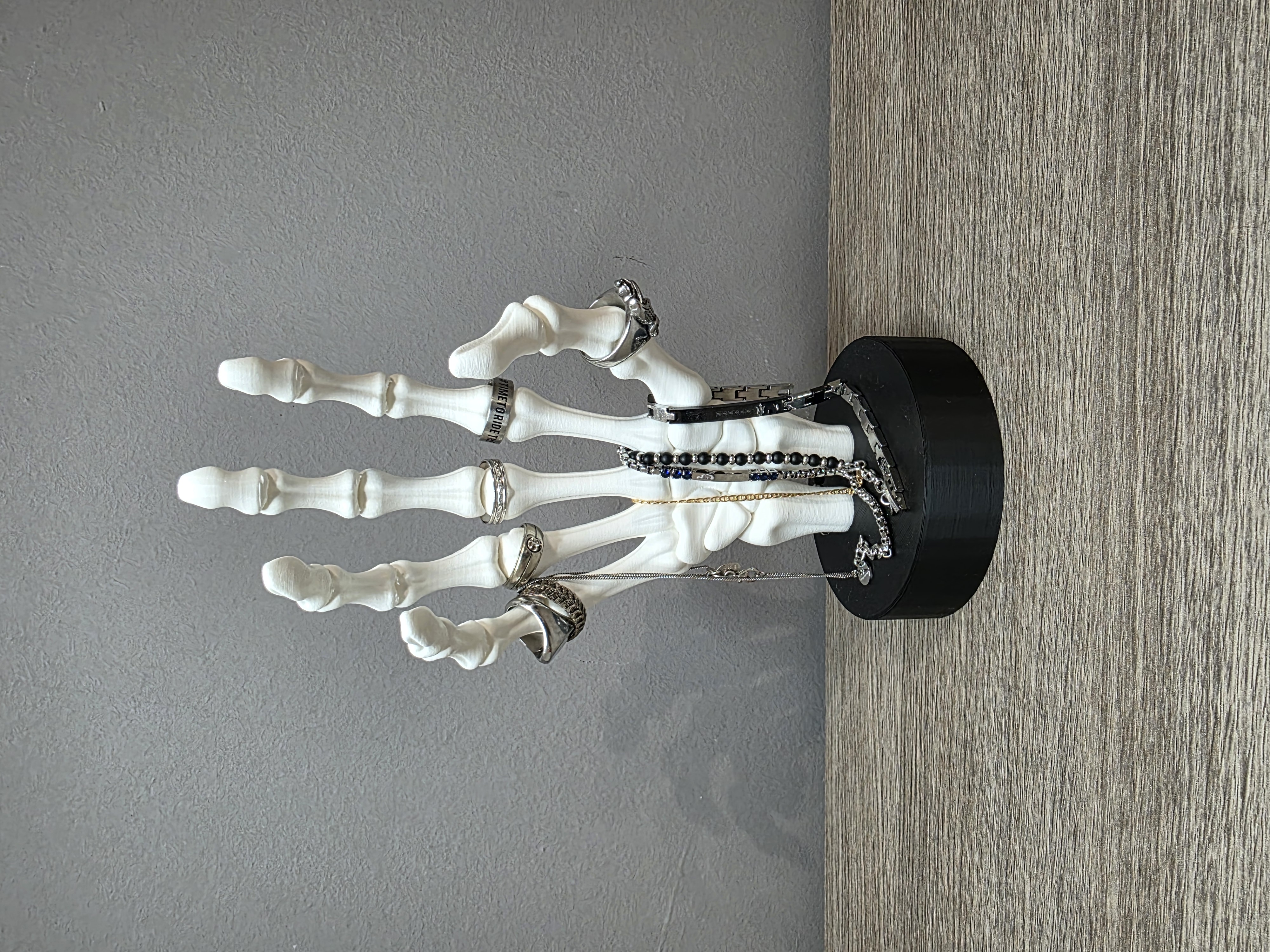 Mano scheletrica porta gioie