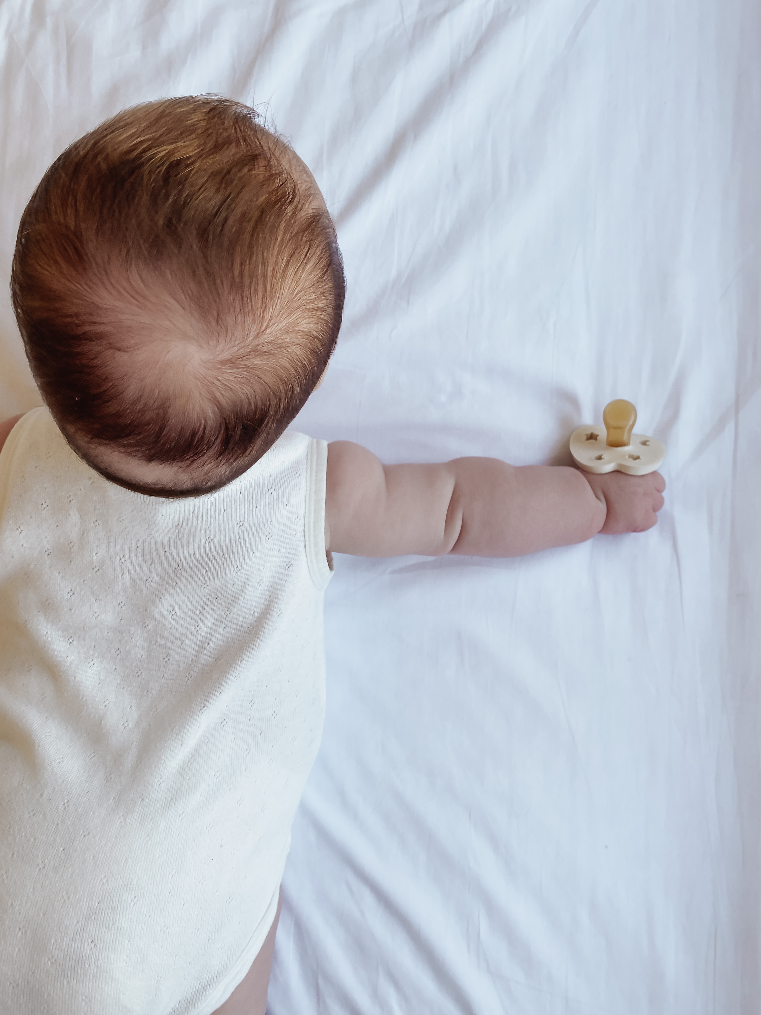 HEVEA Ortodontinis čiulptukas, MILKY WHITE, 3-36 mėn