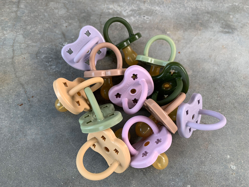 HEVEA Ortodontinis čiulptukas, TAN BEIGE, 3-36 mėn