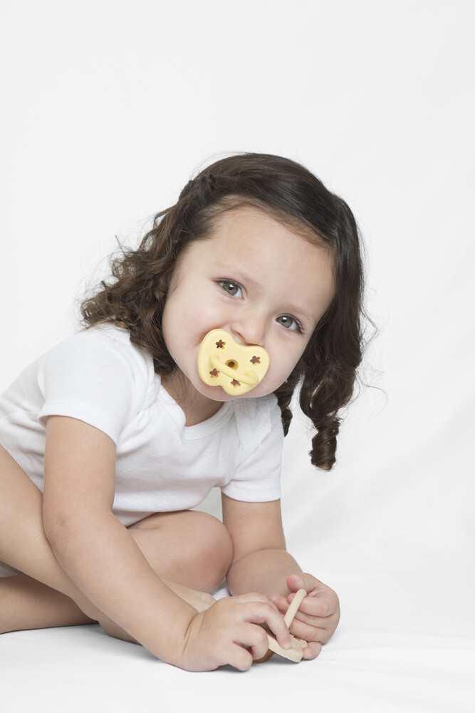 HEVEA Ortodontinis čiulptukas, PALE BUTTER, 3-36 mėn