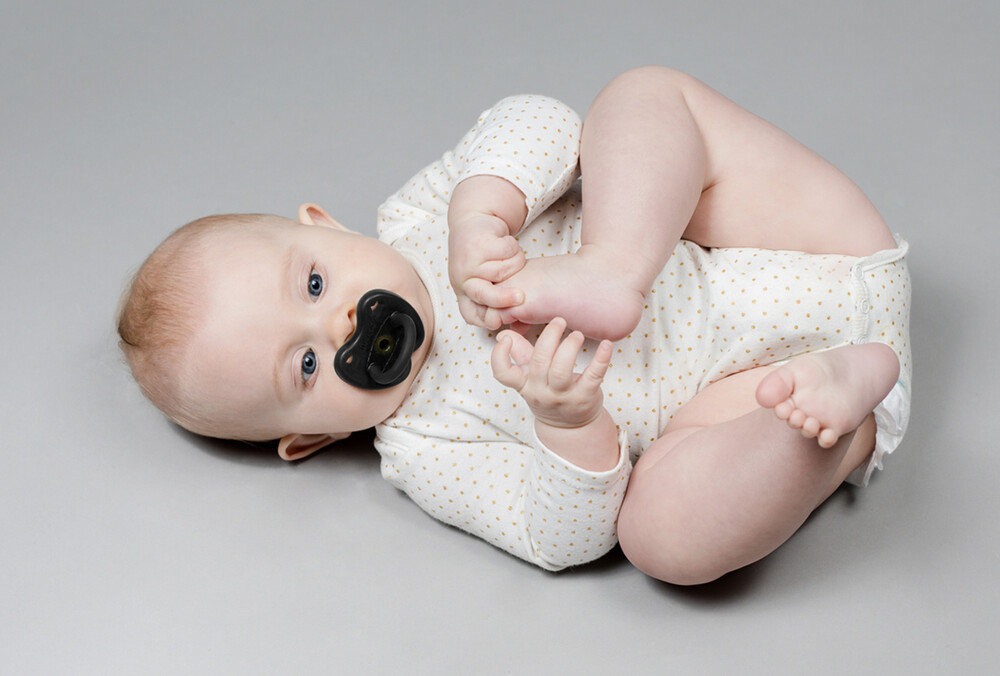 HEVEA Ortodontinis čiulptukas, OUTTER SPACE BLACK, 3-36 mėn