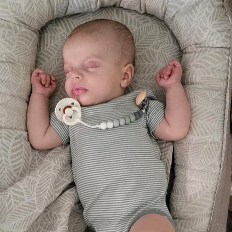 Naujagimio čiulptuko laikiklis OMBRE, šalavijo spalvos