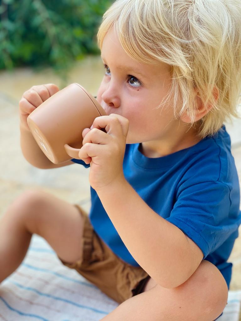 Fabelab mokomasis puodelis, KARAMELĖ