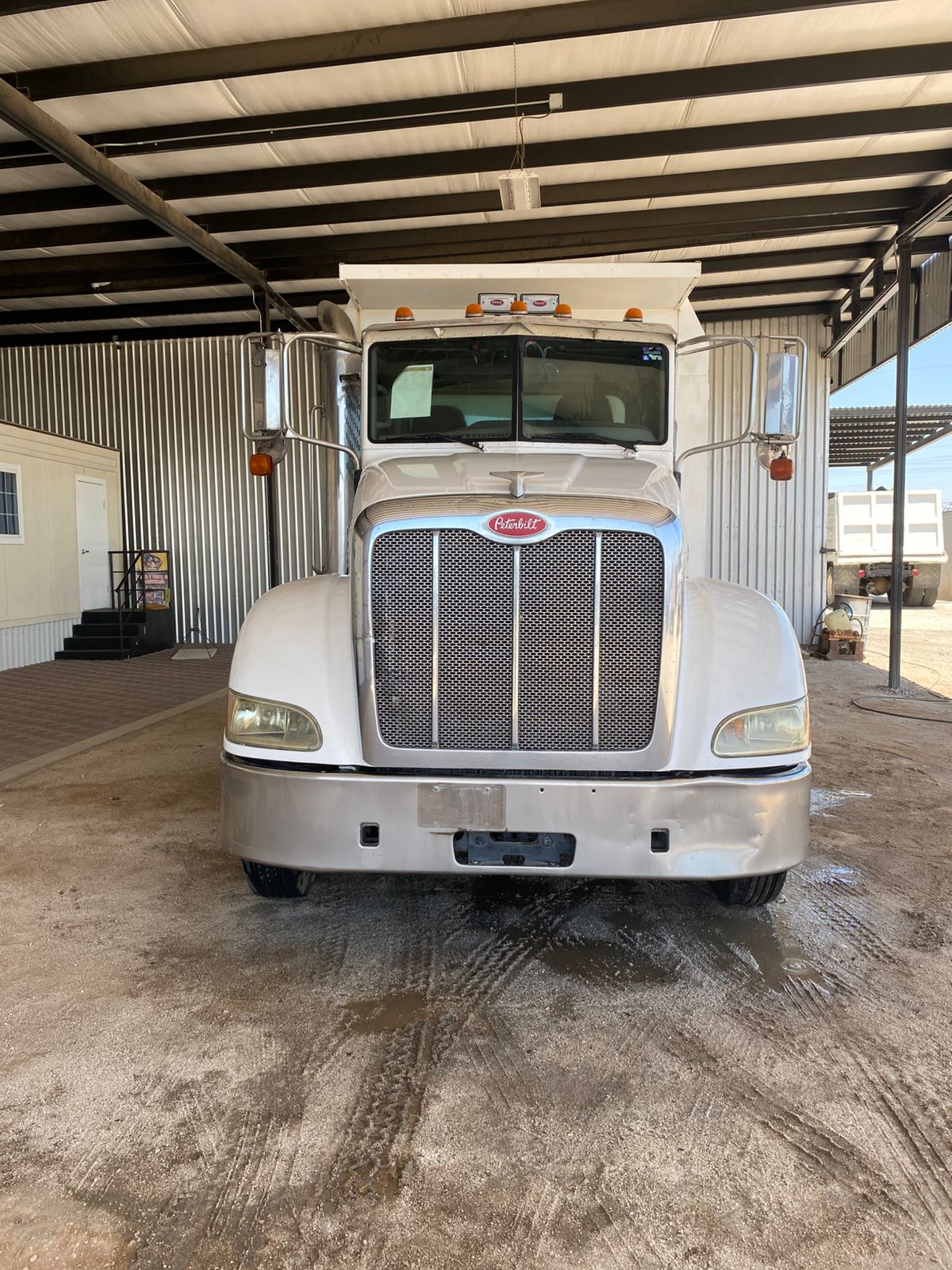 Dompe de Volteo Peterbilt 14 Metros - 2010 