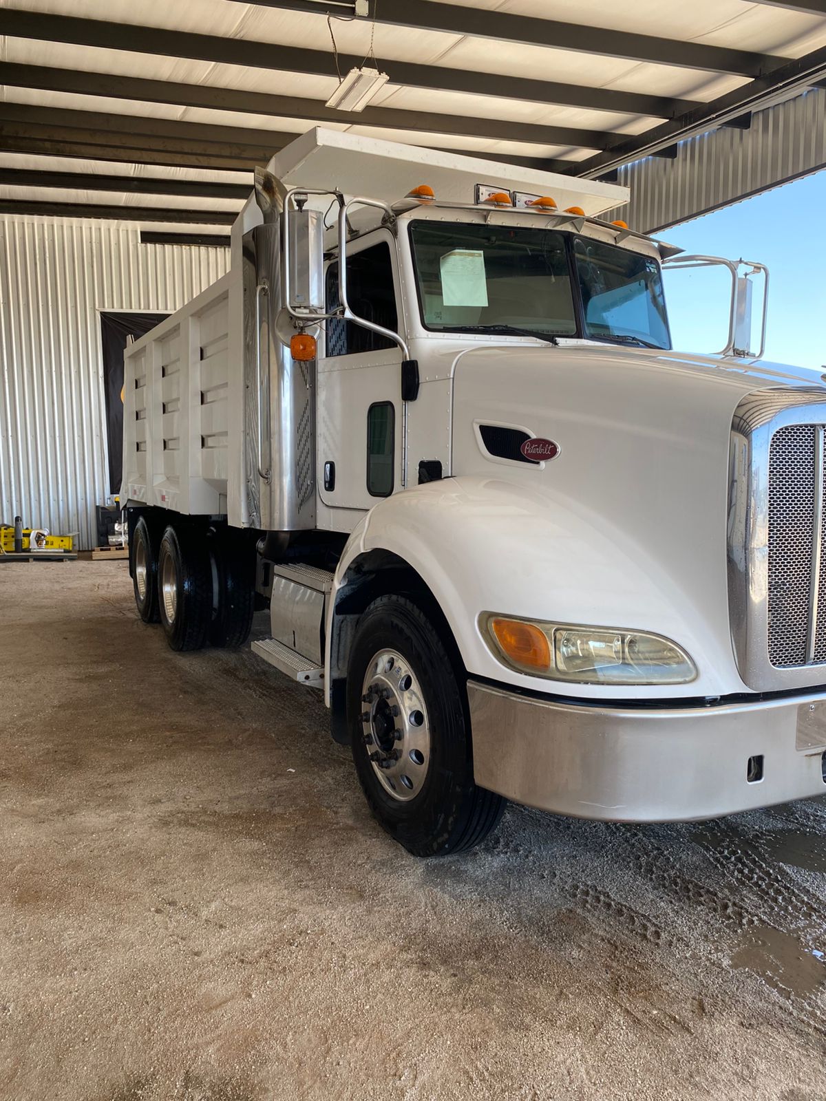Dompe de Volteo Peterbilt 14 Metros - 2010 