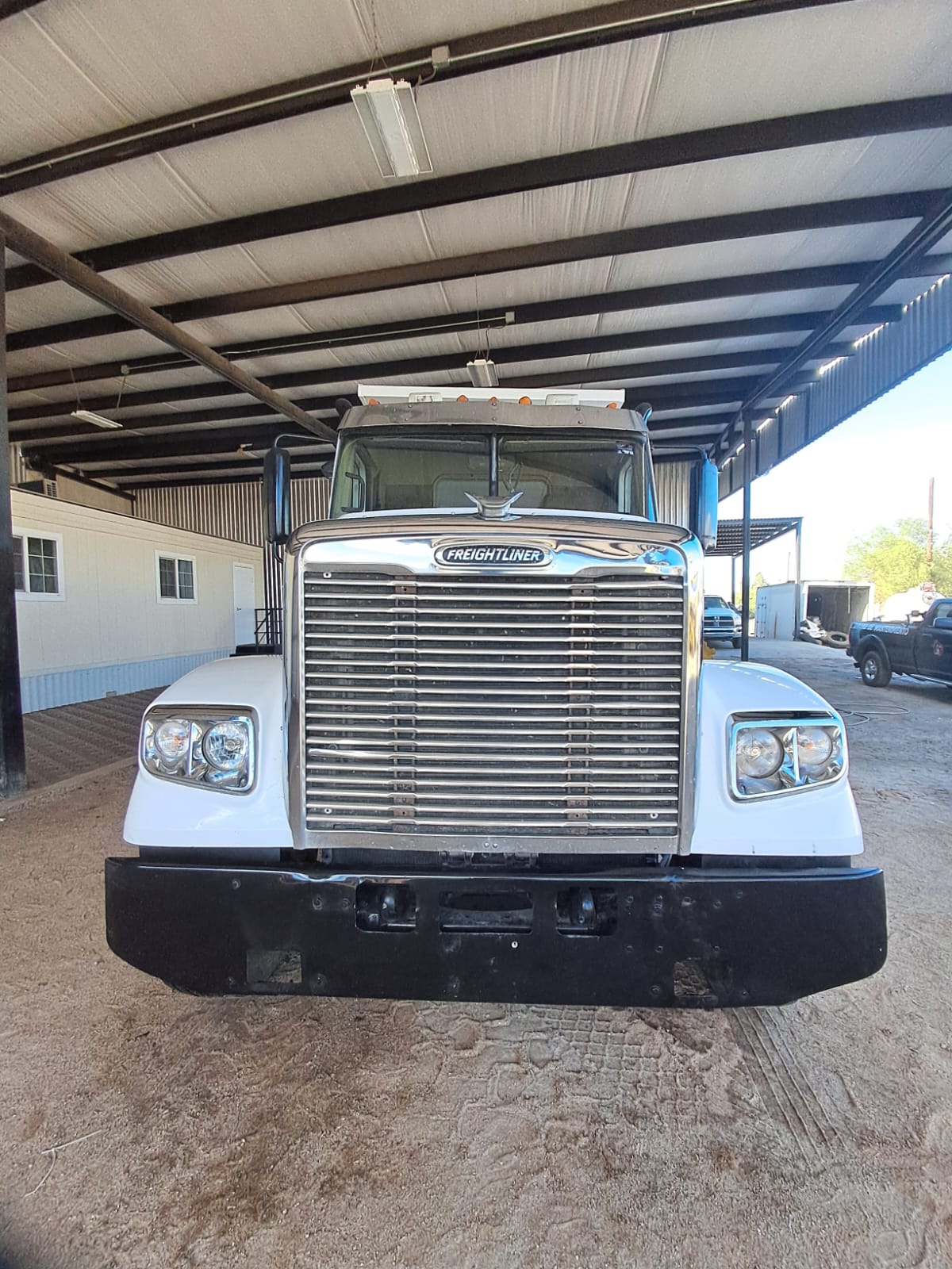 Dompe de Volteo Freightliner Coronado 14 Metros - 2012