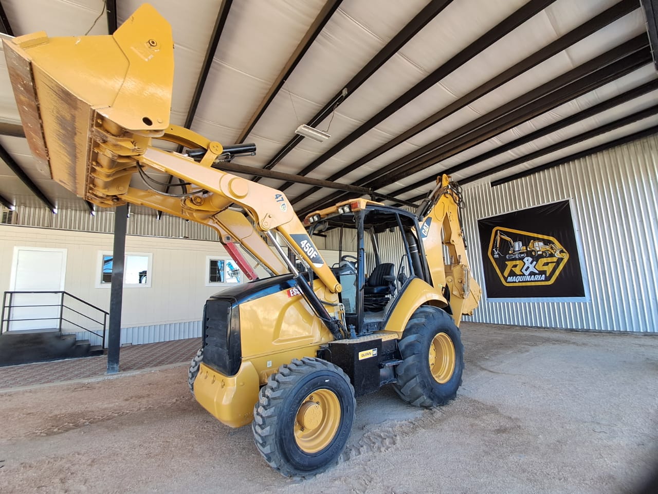 Retroexcavadora Caterpillar 450F 4x4 - 2017