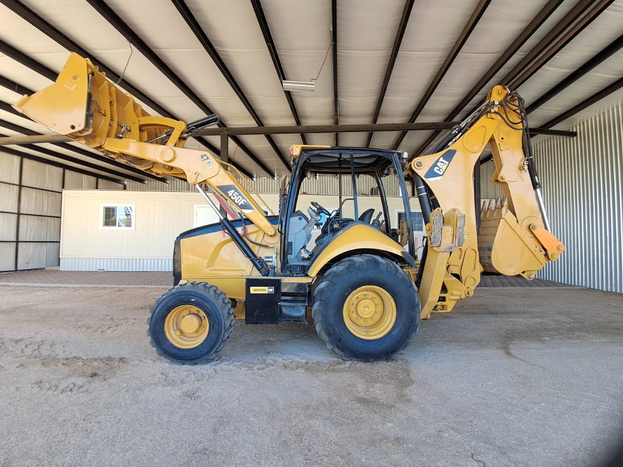 Retroexcavadora Caterpillar 450F 4x4 - 2017