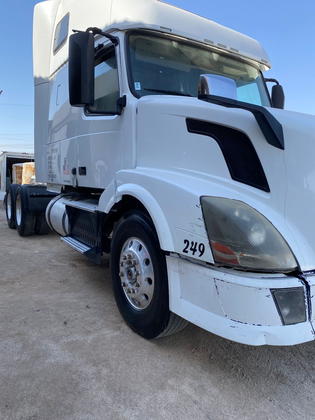 Tractocamión 2013 Volvo VNL 