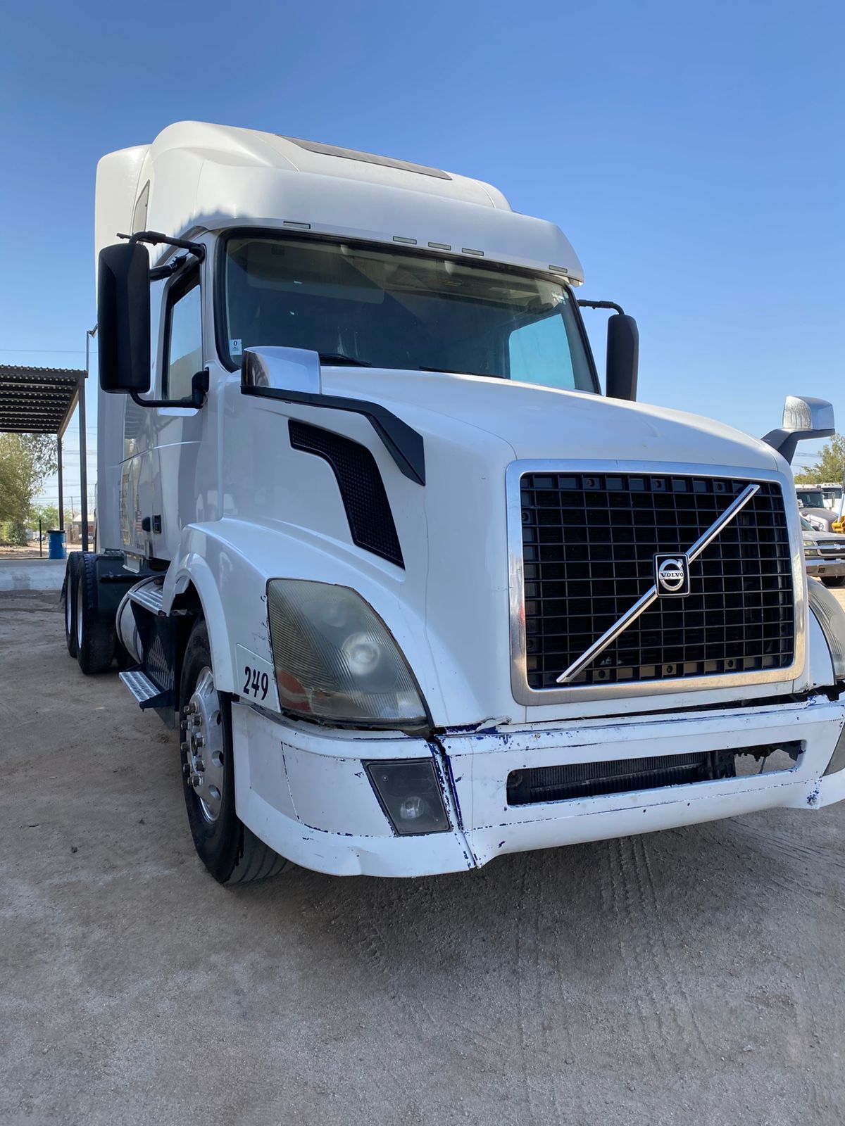 Tractocamión 2013 Volvo VNL 
