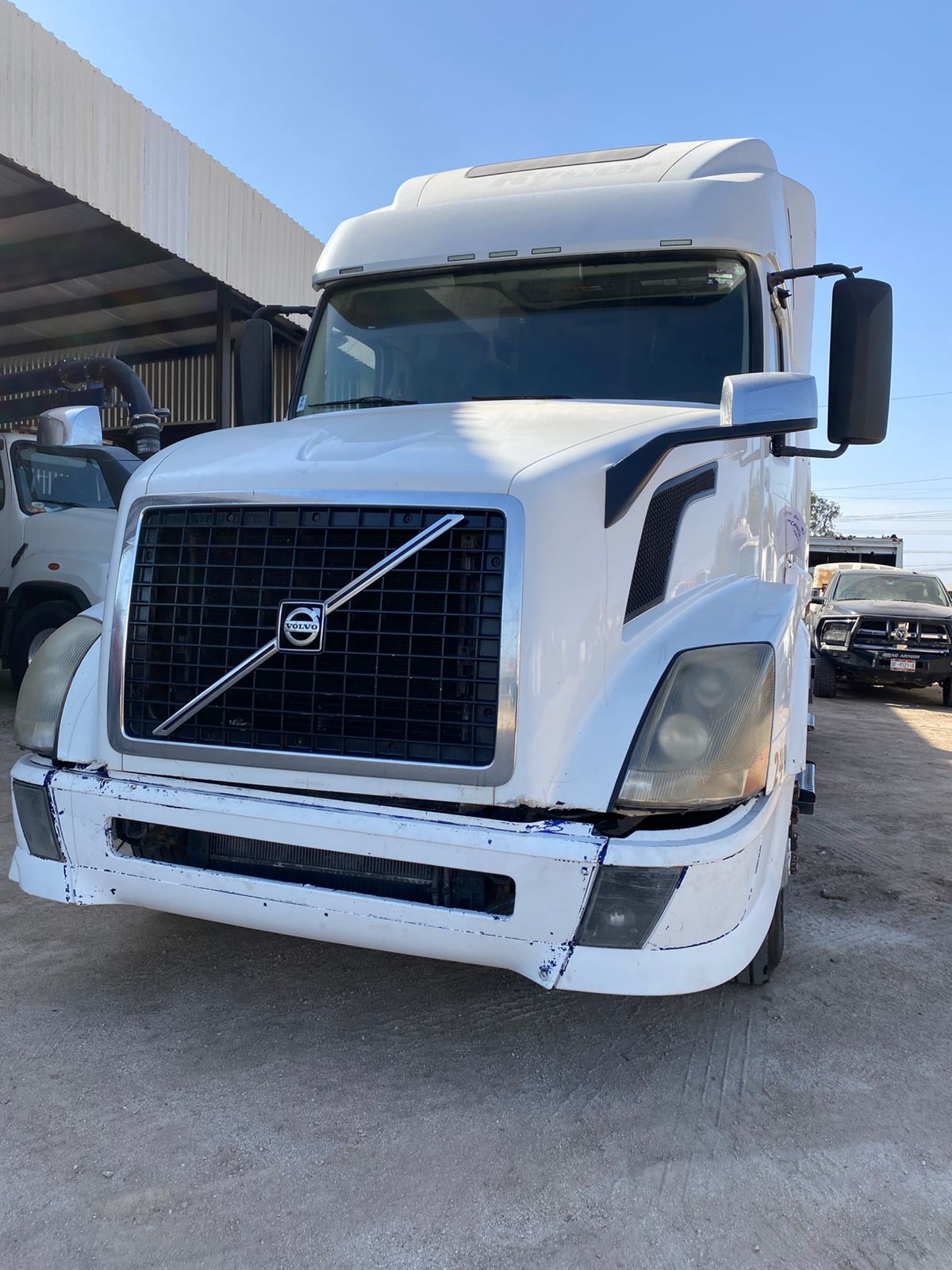 Tractocamión 2013 Volvo VNL 