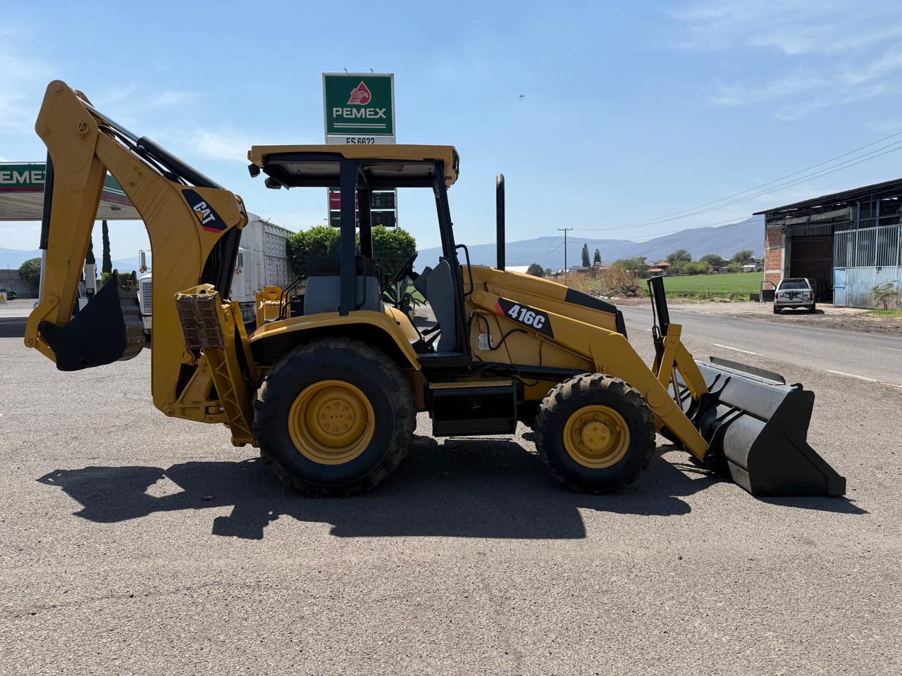 Retroexcavadora Caterpillar 416C - 2001