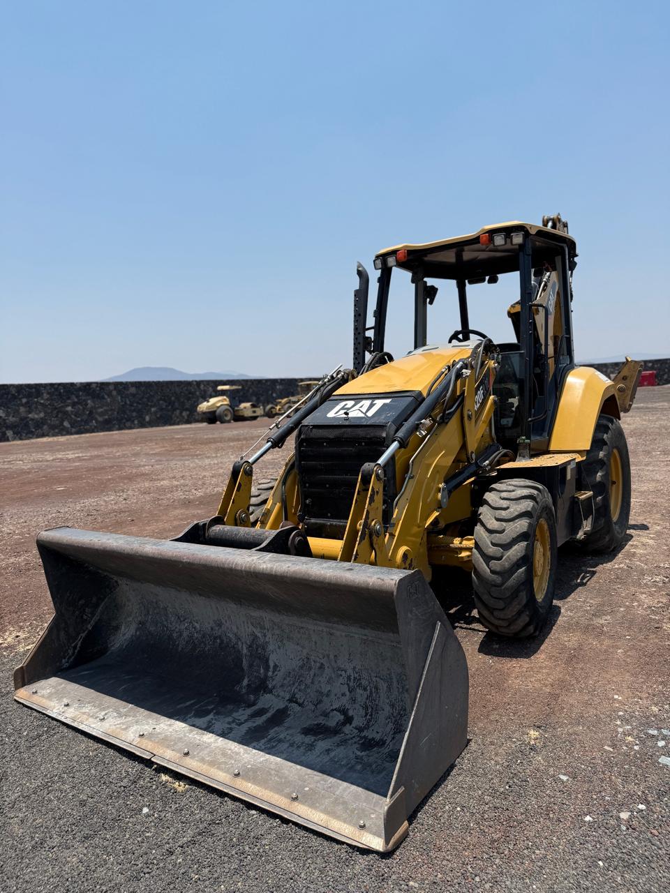 Retroexcavadora Caterpillar 420F2 IT - 2018