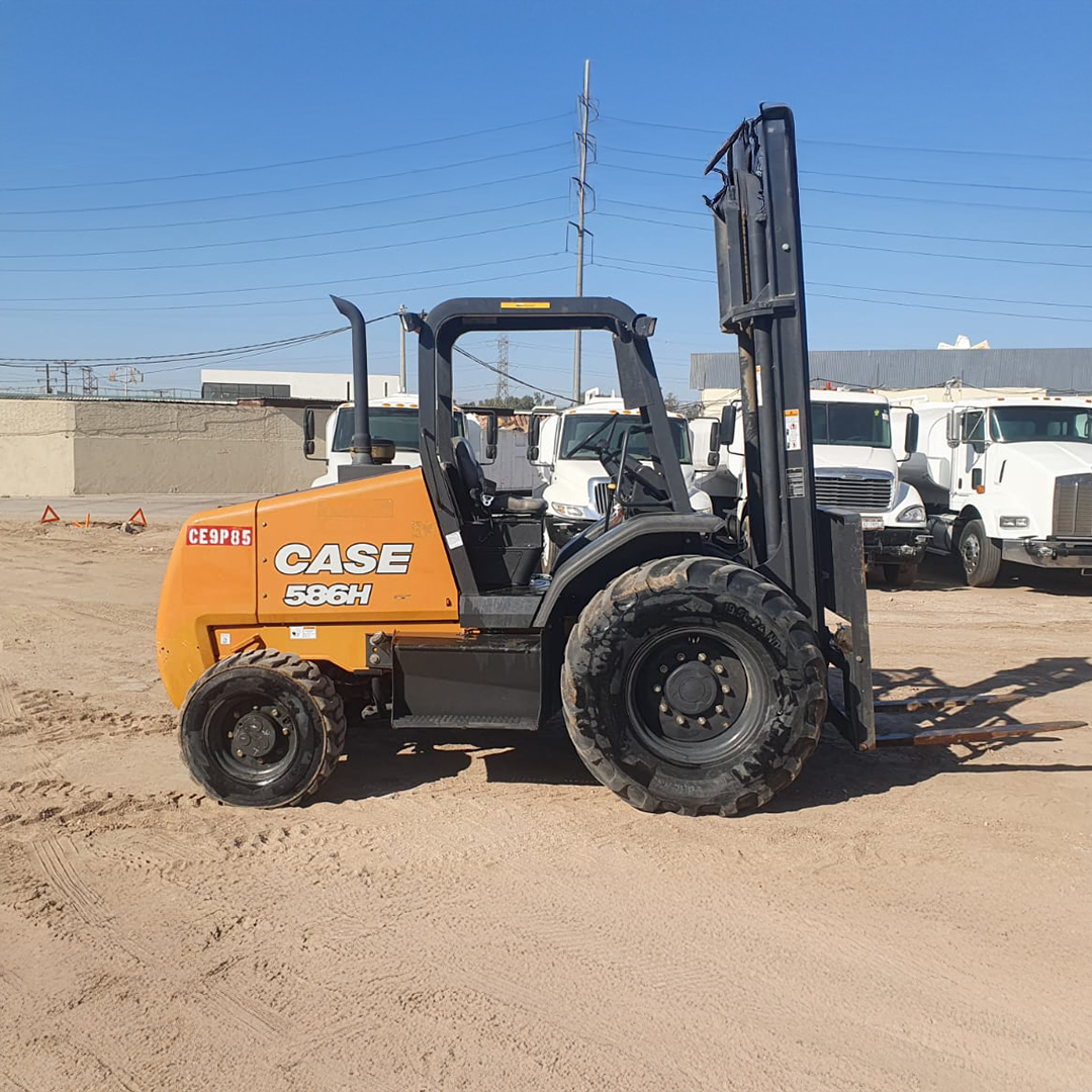 Montacargas Case 586H
