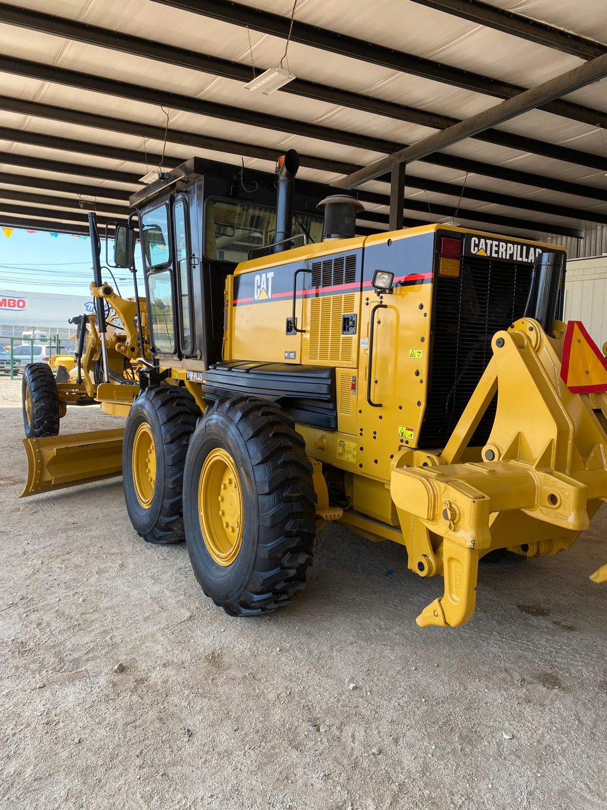 Motoconformadora Caterpillar 143H - 2007