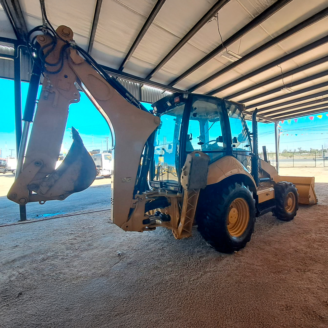 Retroexcavadora Caterpillar 420F - 2018