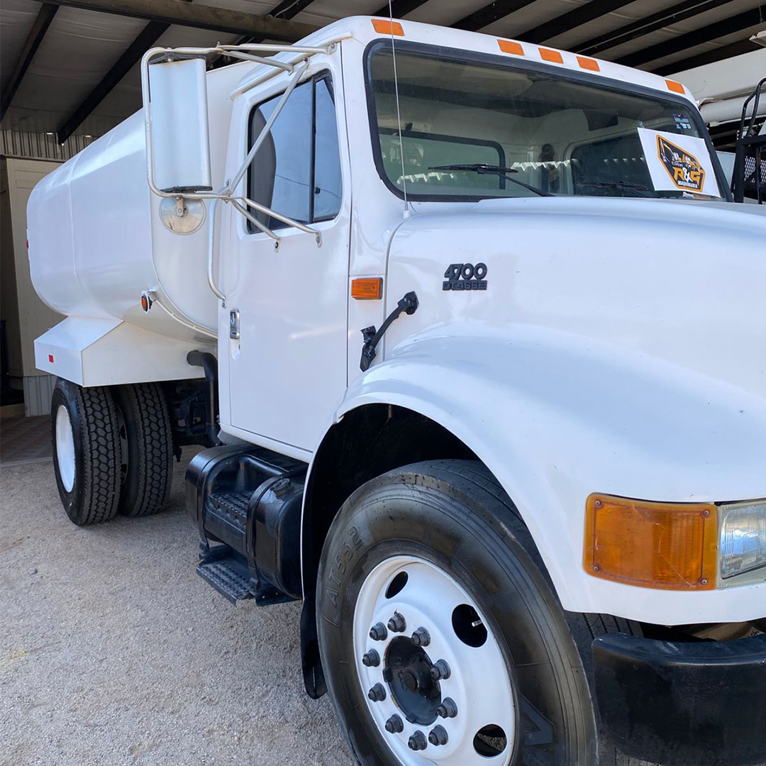 Pipa International 4700 1999 con Tanque Nuevo (2025)