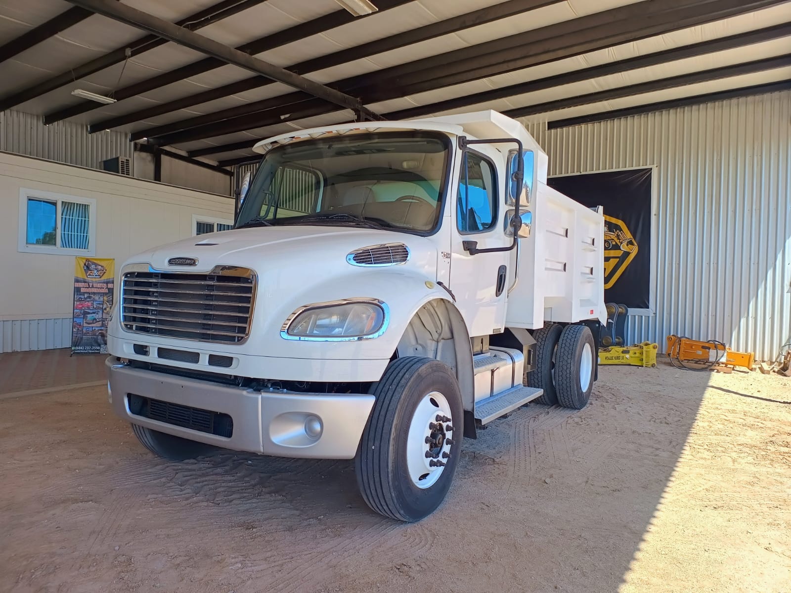 Camión de Volteo Freightliner 7 Metros