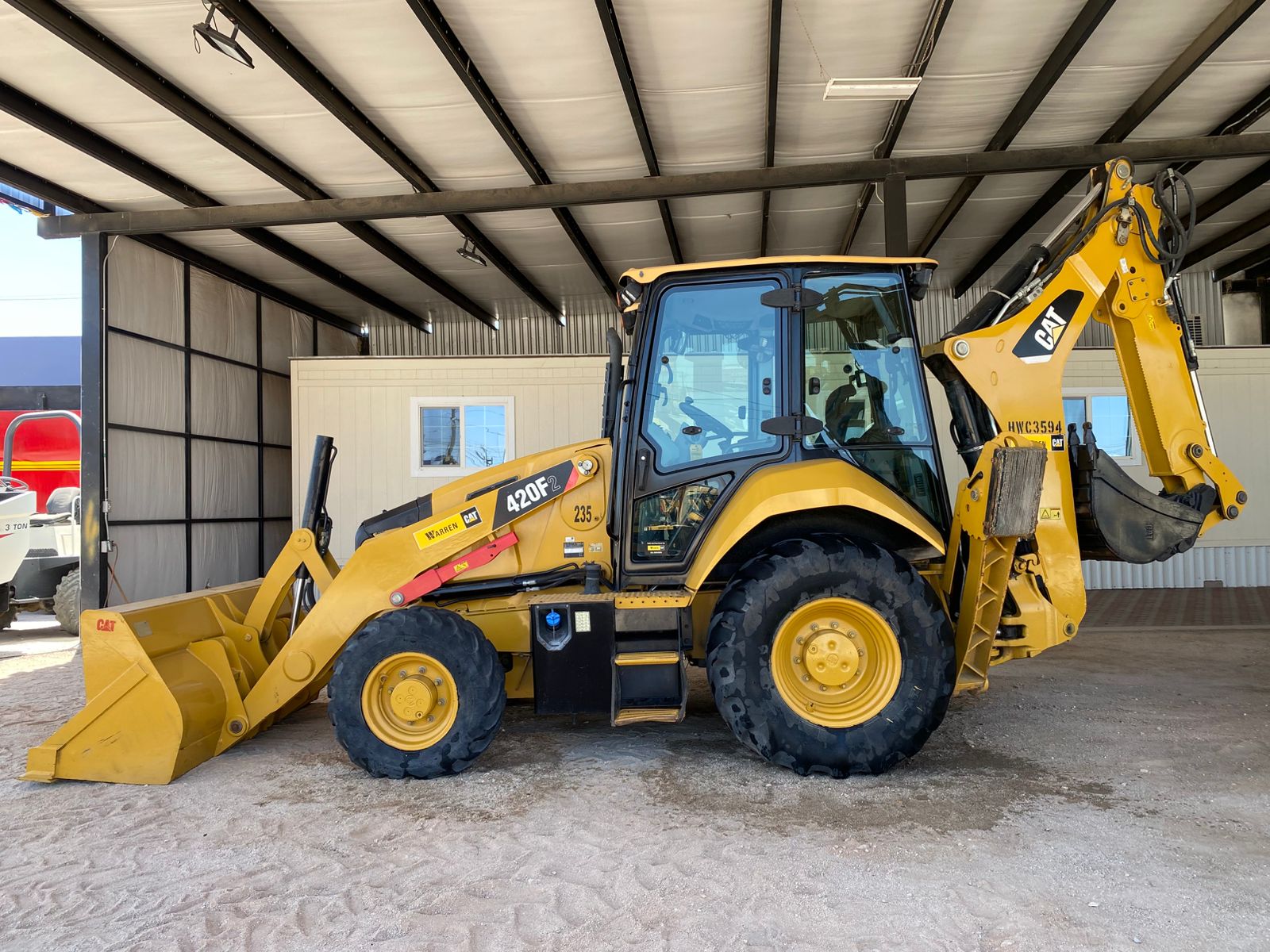 Retroexcavadora Caterpillar 420F2 - 2020