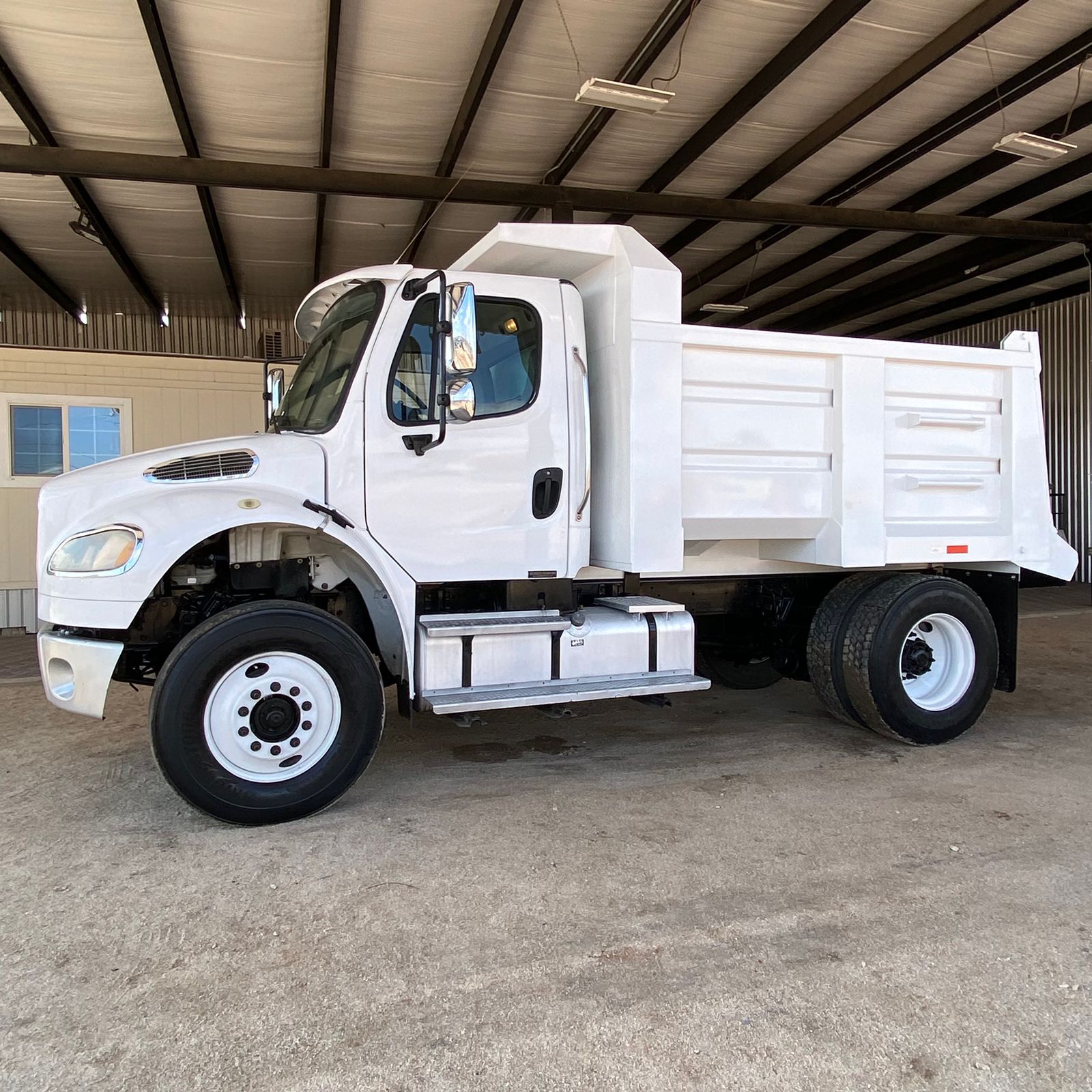 Camion de Volteo Freightline 7 Metros - 2014