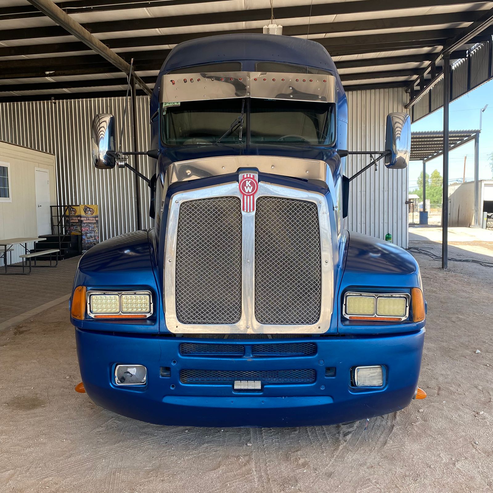 Tractocamión Kenworth T-600 (2004) !Placas Estatales!