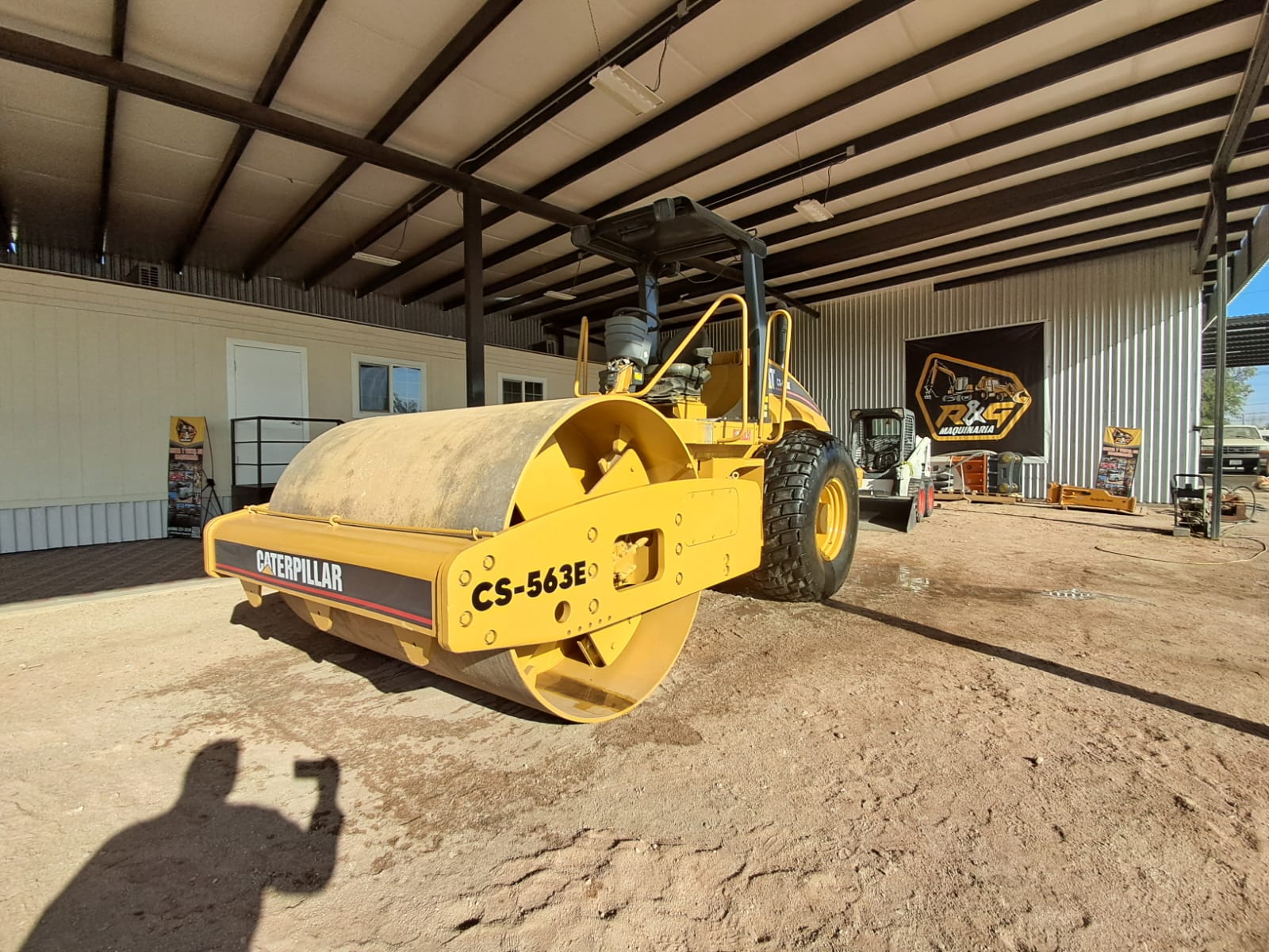 Vibrocompactador Caterpillar CS-563E 2010