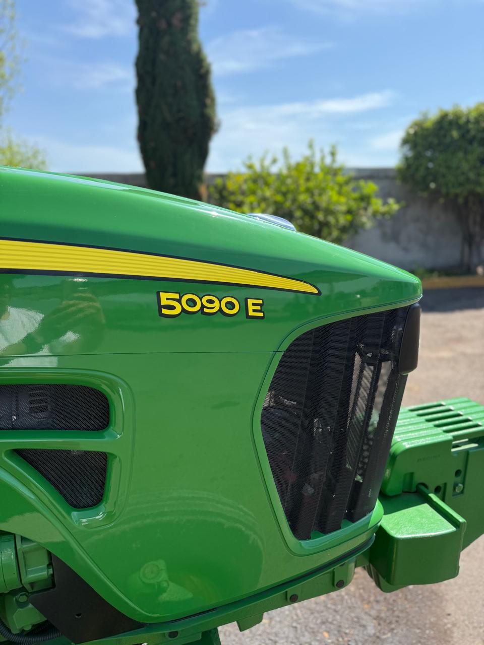 Tractor Agrícola John Deere 5090E - 2012