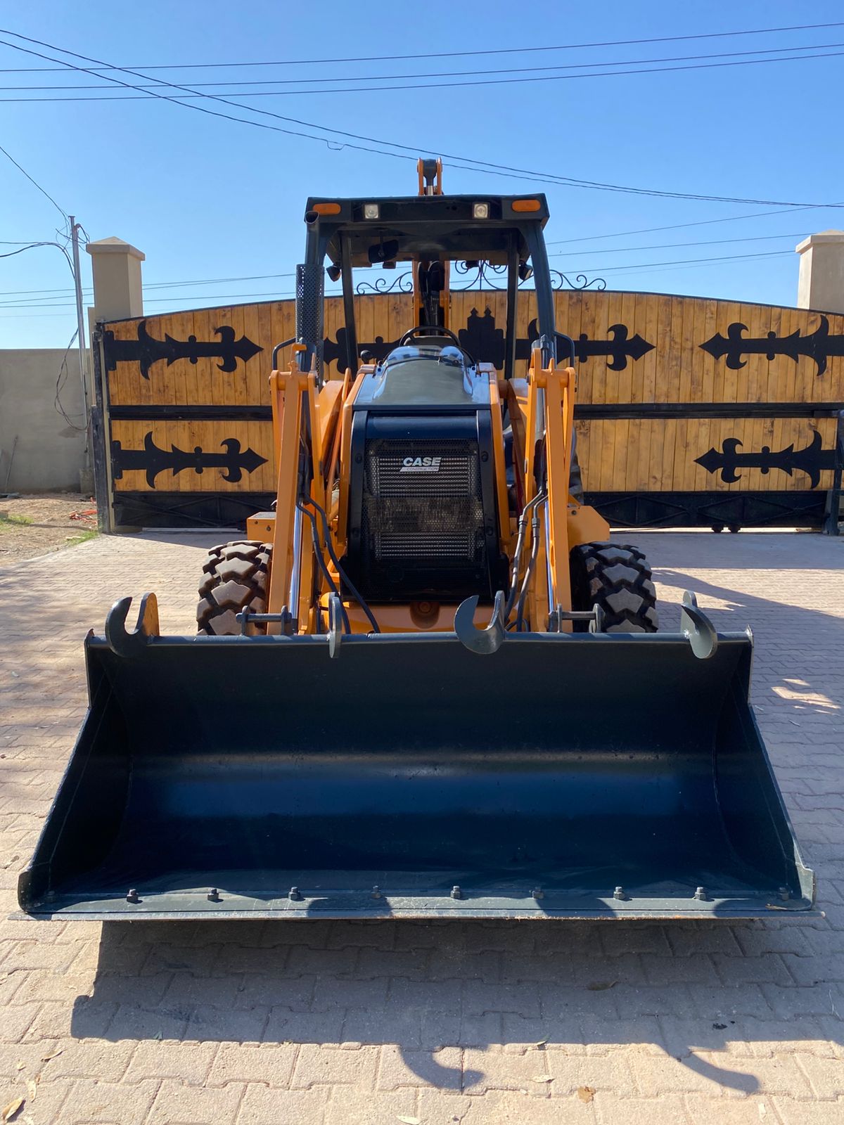 Retroexcavadora Case 580N 2015 - con kit para martillo