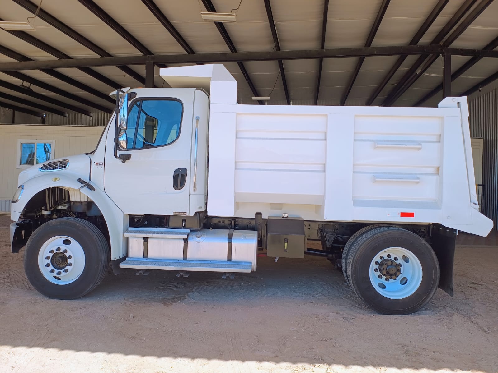 Camión de Volteo Freightliner 7 Metros 