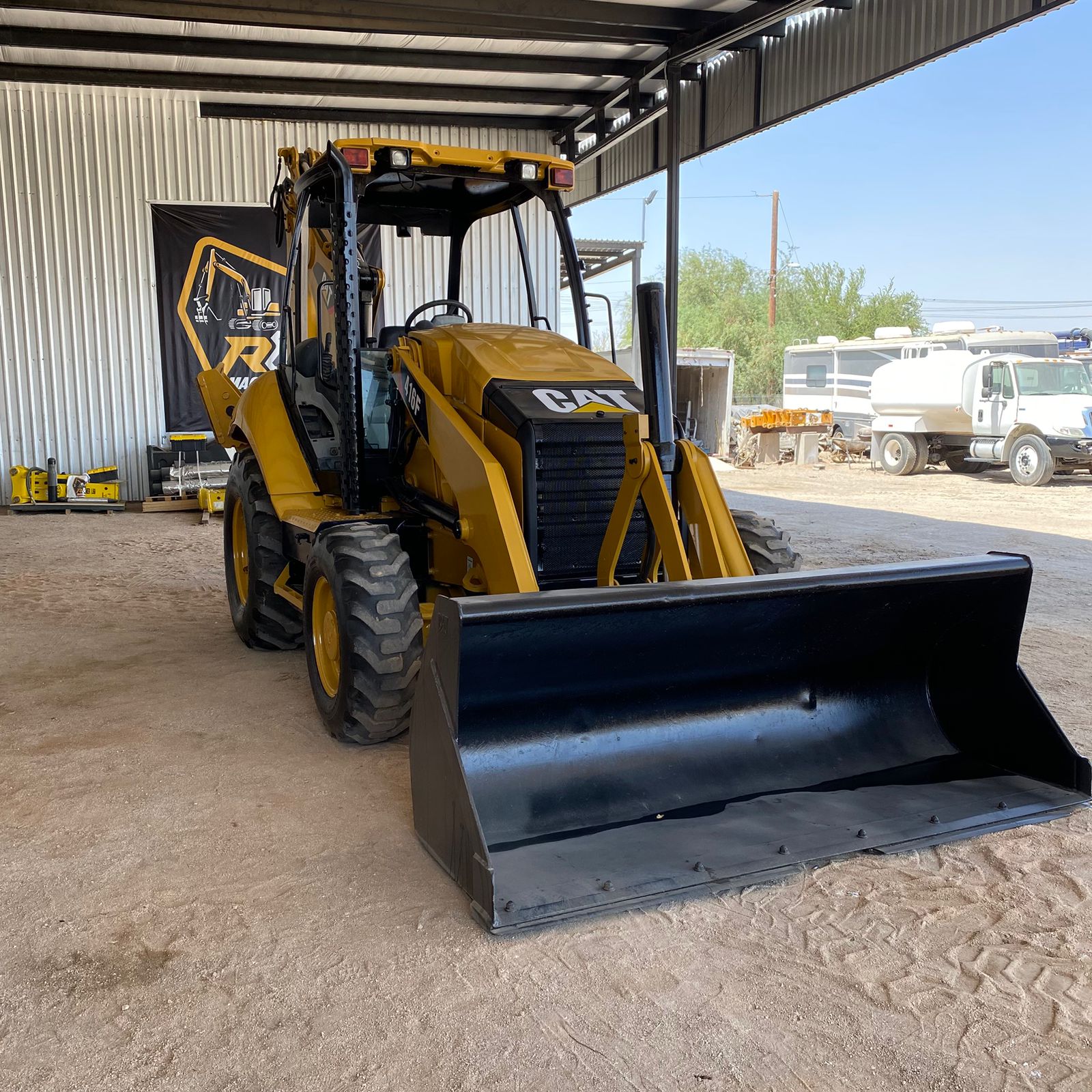 Retroexcavadora Caterpillar 416F  - 2014 Con Extensión