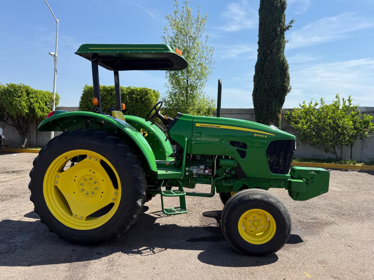 Tractor Agrícola John Deere 5090E - 2012
