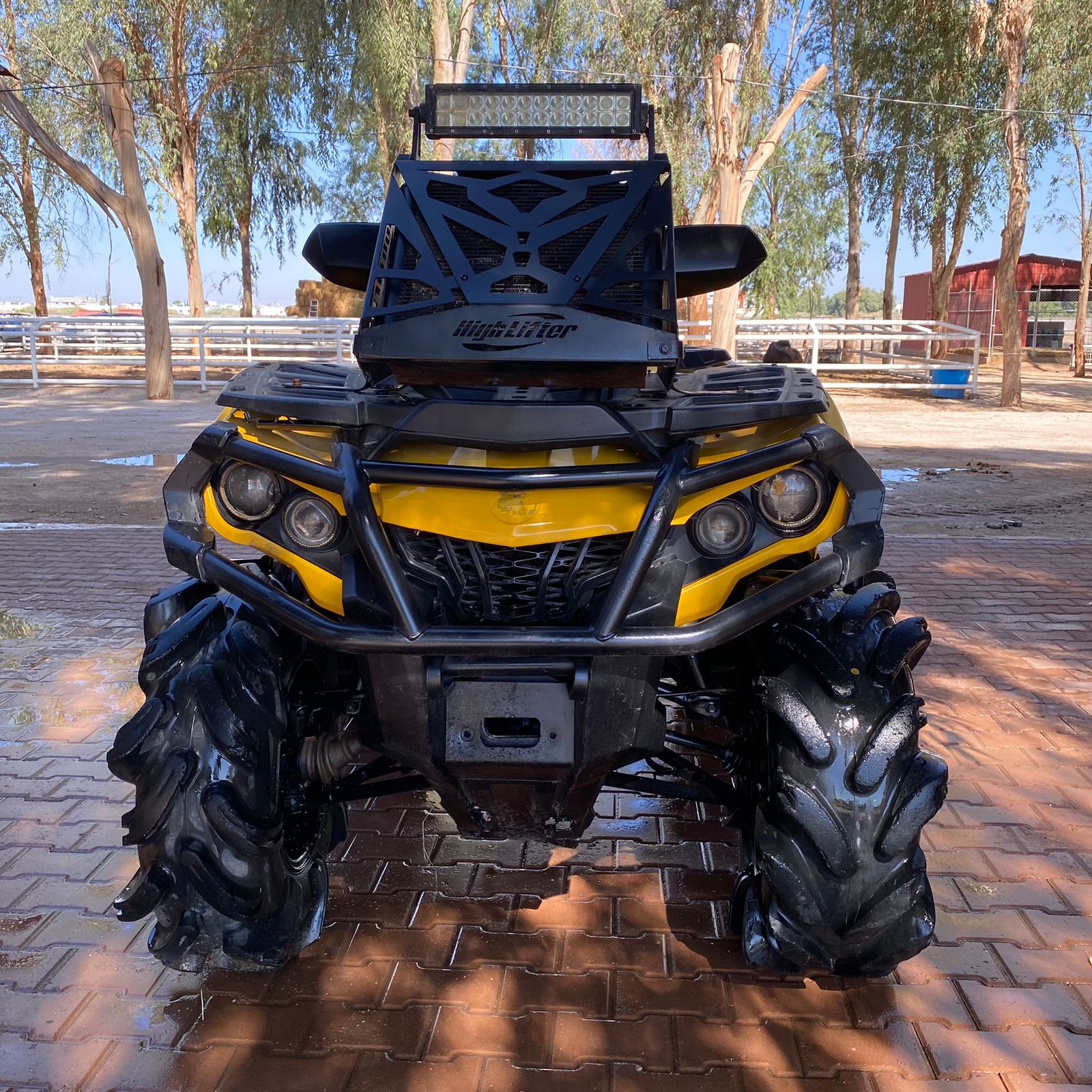 Cuatrimoto Can-am Outlander 4X4 -2012